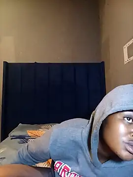 Snapshot of SexyShybarbie chatting on November 21, 11:36 pm SexyShybarbie online show from November 21, 11:36 pm