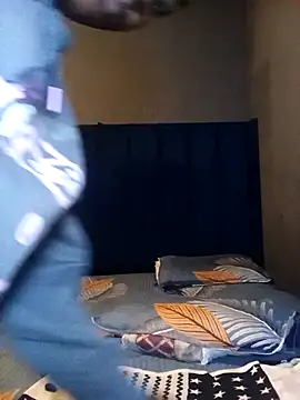 Snapshot of SexyShybarbie chatting on November 27, 2:02 am SexyShybarbie online show from November 27, 2:02 am