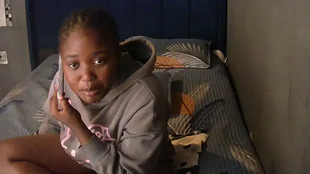 Snapshot of SexyShybarbie chatting on November 28, 4:59 am SexyShybarbie online show from November 28, 4:59 am