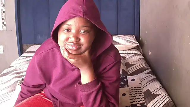 Snapshot of SexyShybarbie chatting on June 3, 6:49 am SexyShybarbie online show from June 3, 6:49 am