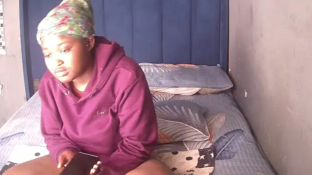 Snapshot of SexyShybarbie chatting on July 30, 7:18 am SexyShybarbie online show from July 30, 7:18 am