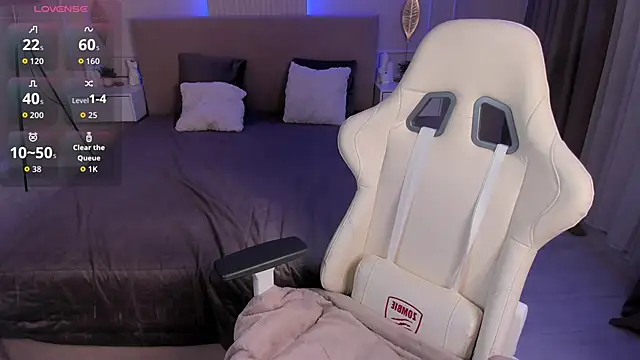 Snapshot of carrie145 chatting on October 29, 3:42 am carrie145 online show from October 29, 3:42 am