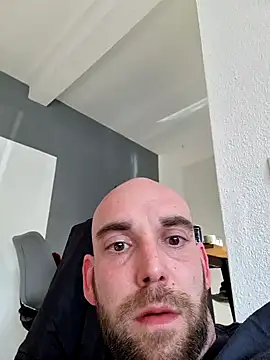 Smokeym123 online show from March 7, 2:34 pm