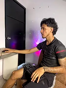 Snapshot of Zayn_kane chatting on November 6, 1:12 pm Zayn kane online show from November 6, 1:12 pm