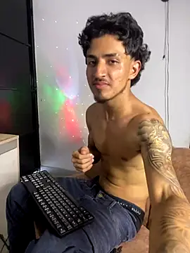 Snapshot of Zayn_kane chatting on November 14, 7:01 pm Zayn kane online show from November 14, 7:01 pm