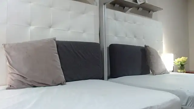 willow smitt online show from October 10, 12:26 pm