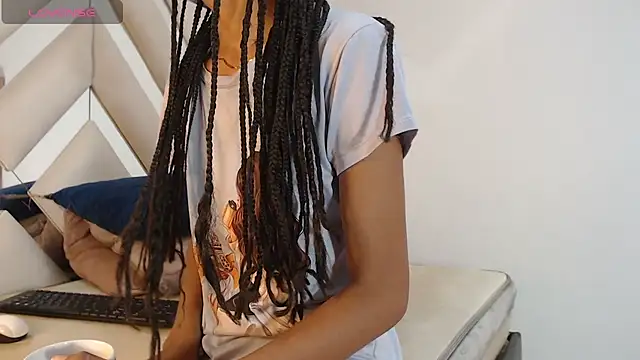 willow smitt online show from February 11, 12:43 pm