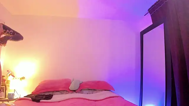 Alessamoth online show from December 18, 9:43 pm