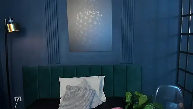 roxy hell online show from January 18, 12:20 pm