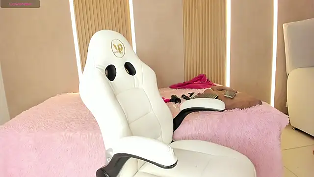 stephany summer online show from March 16, 7:40 pm