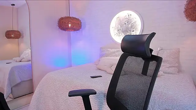 Snapshot of OLIVER_COLT chatting on March 7, 3:03 am OLIVER COLT online show from March 7, 3:03 am