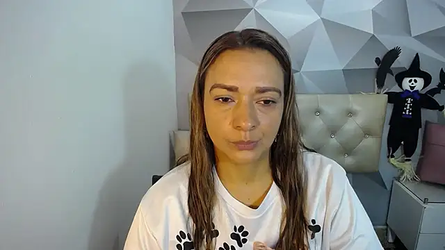 Milf-Prettyboobs online show from October 31, 11:00 am