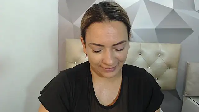 Snapshot of Milf-Prettyboobs chatting on April 10, 10:53 am Milf-Prettyboobs online show from April 10, 10:53 am