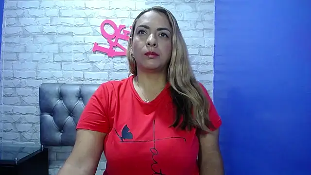 Snapshot of Milf-Prettyboobs chatting on May 28, 5:43 pm Milf-Prettyboobs online show from May 28, 5:43 pm