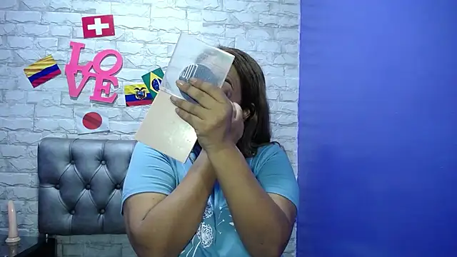 Snapshot of Milf-Prettyboobs chatting on June 21, 10:51 am Milf-Prettyboobs online show from June 21, 10:51 am