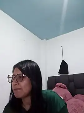 Snapshot of DaniPoison chatting on September 11, 1:17 am DaniPoison online show from September 11, 1:17 am