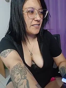 Snapshot of DaniPoison chatting on June 25, 9:41 pm DaniPoison online show from June 25, 9:41 pm
