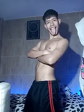 Snapshot of dareck_18 chatting on February 6, 3:04 pm dareck 18 online show from February 6, 3:04 pm