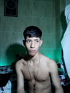 Snapshot of dareck_18 chatting on February 24, 6:00 am dareck 18 online show from February 24, 6:00 am