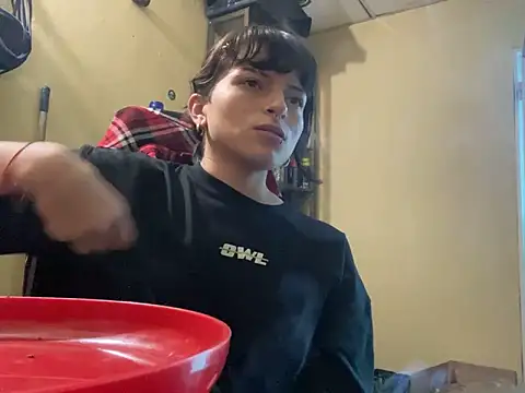 Snapshot of val_zx chatting on March 17, 9:13 pm val zx online show from March 17, 9:13 pm