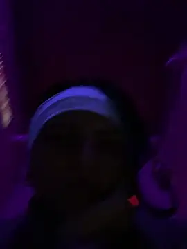 Snapshot of val_zx chatting on March 19, 12:48 am val zx online show from March 19, 12:48 am