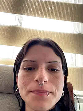 Snapshot of val_zx chatting on October 30, 6:19 pm val zx online show from October 30, 6:19 pm