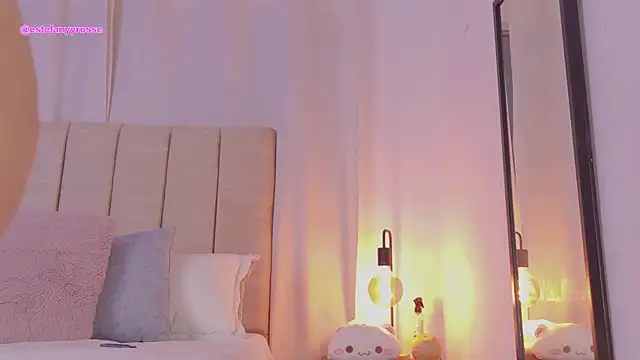 Tefy-Rose online show from May 3, 3:01 am
