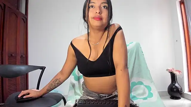 Snapshot of sweet_cinamon chatting on March 19, 8:32 pm sweet cinamon online show from March 19, 8:32 pm