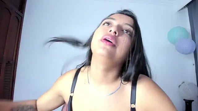 Snapshot of sweet_cinamon chatting on September 8, 7:35 pm sweet cinamon online show from September 8, 7:35 pm