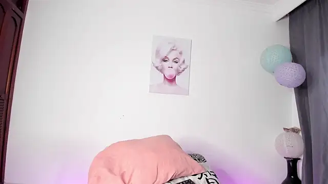 Snapshot of sweet_cinamon chatting on September 11, 7:25 pm sweet cinamon online show from September 11, 7:25 pm