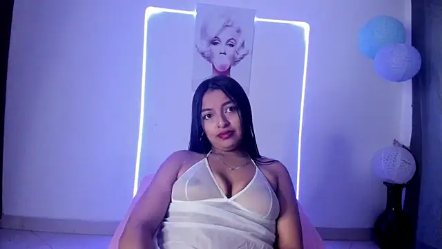 Snapshot of sweet_cinamon chatting on September 24, 1:36 pm sweet cinamon online show from September 24, 1:36 pm