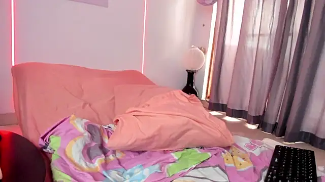 Snapshot of sweet_cinamon chatting on October 24, 7:32 pm sweet cinamon online show from October 24, 7:32 pm