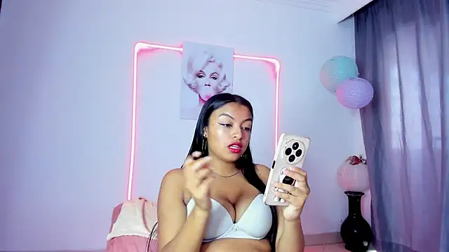 Snapshot of sweet_cinamon chatting on November 25, 2:39 pm sweet cinamon online show from November 25, 2:39 pm