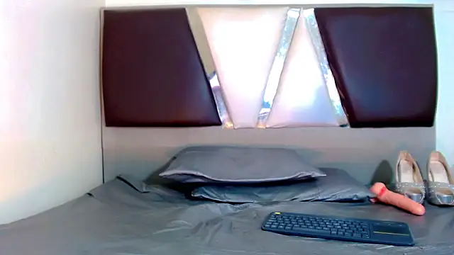 Snapshot of alexsandra_kiss chatting on November 6, 11:22 am alexsandra kiss online show from November 6, 11:22 am