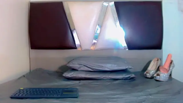 Snapshot of alexsandra_kiss chatting on November 12, 11:21 am alexsandra kiss online show from November 12, 11:21 am