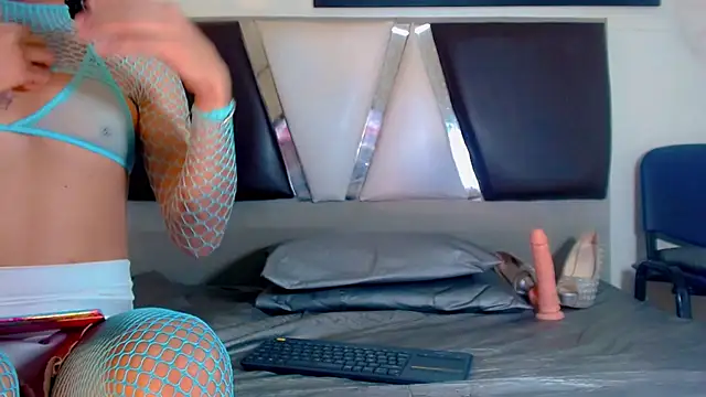 Snapshot of alexsandra_kiss chatting on November 14, 11:31 am alexsandra kiss online show from November 14, 11:31 am