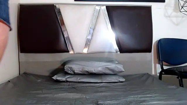 Snapshot of alexsandra_kiss chatting on November 19, 11:21 am alexsandra kiss online show from November 19, 11:21 am