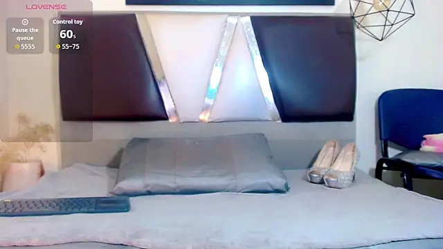 Snapshot of alexsandra_kiss chatting on November 25, 11:10 am alexsandra kiss online show from November 25, 11:10 am