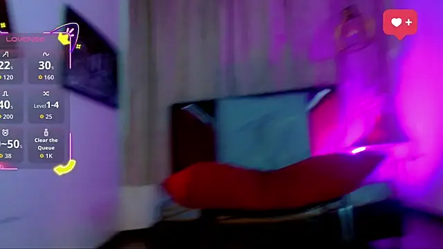 Snapshot of alexsandra_kiss chatting on May 24, 11:37 am alexsandra kiss online show from May 24, 11:37 am