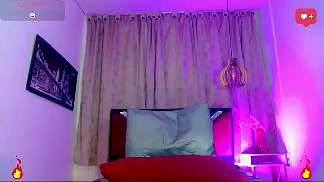 Snapshot of alexsandra_kiss chatting on June 9, 11:33 am alexsandra kiss online show from June 9, 11:33 am