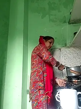 Hotty-Nidhi online show from November 4, 2:10 am