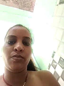 Hotty-Nidhi online show from December 15, 3:11 am