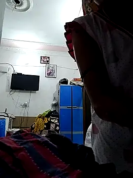 Hotty-Nidhi online show from March 13, 10:22 am