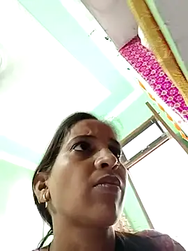Snapshot of Hotty-Nidhi chatting on June 3, 5:10 am Hotty-Nidhi online show from June 3, 5:10 am