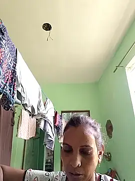 Snapshot of Hotty-Nidhi chatting on June 6, 4:06 am Hotty-Nidhi online show from June 6, 4:06 am