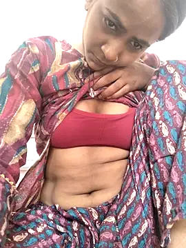 Snapshot of indiancute43 chatting on May 28, 8:11 am indiancute43 online show from May 28, 8:11 am