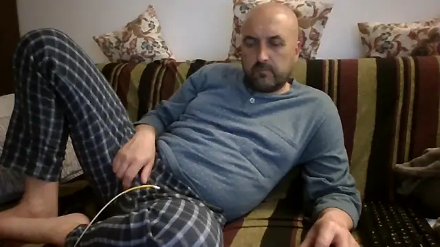 Snapshot of maxxxio12 chatting on May 8, 7:08 pm maxxxio12 online show from May 8, 7:08 pm