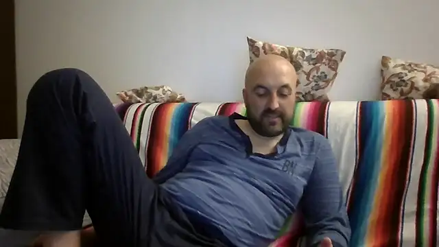 Snapshot of maxxxio12 chatting on May 22, 8:03 pm maxxxio12 online show from May 22, 8:03 pm