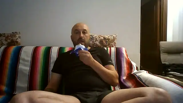 Snapshot of maxxxio12 chatting on July 26, 9:11 pm maxxxio12 online show from July 26, 9:11 pm