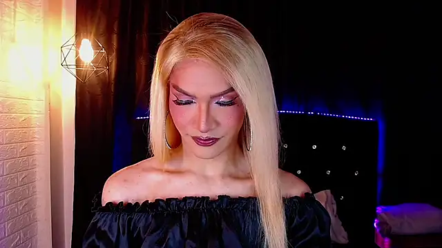 Snapshot of agatha_rodriguez chatting on July 26, 2:20 am agatha rodriguez online show from July 26, 2:20 am